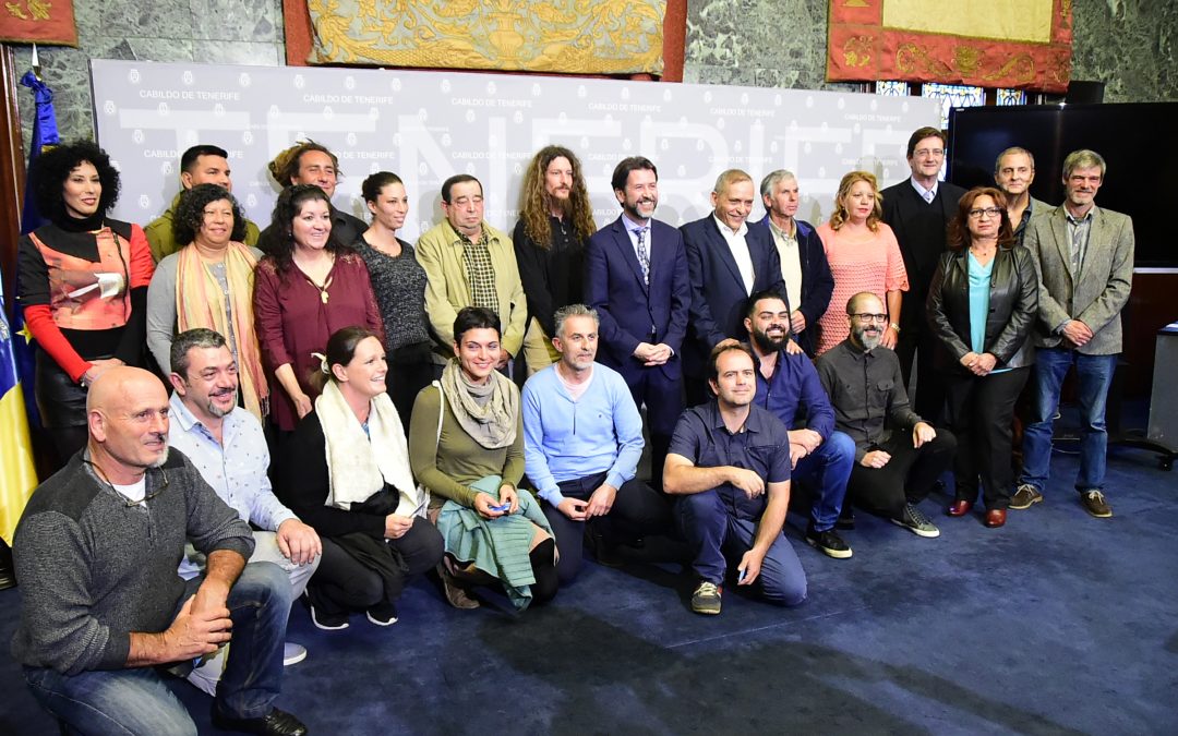 El Cabildo de Tenerife entrega su carné acreditativo a 32 nuevos artesanos